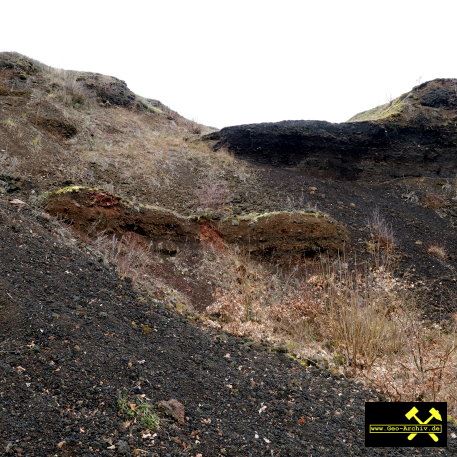 Eisenbuehl Vulkan bei Mytina nahe Cheb in Tschechien - 19. Maerz 2023 (3).JPG